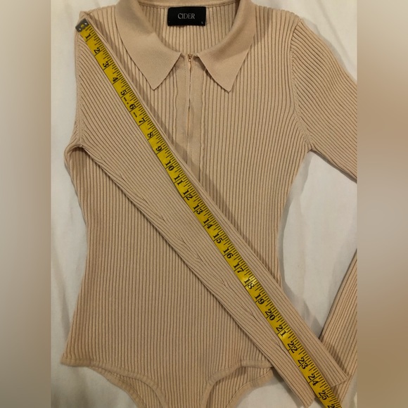 Cider creamy tan 1/4 zip sweater, long sleeve bodysuit, L - Picture 5 of 9